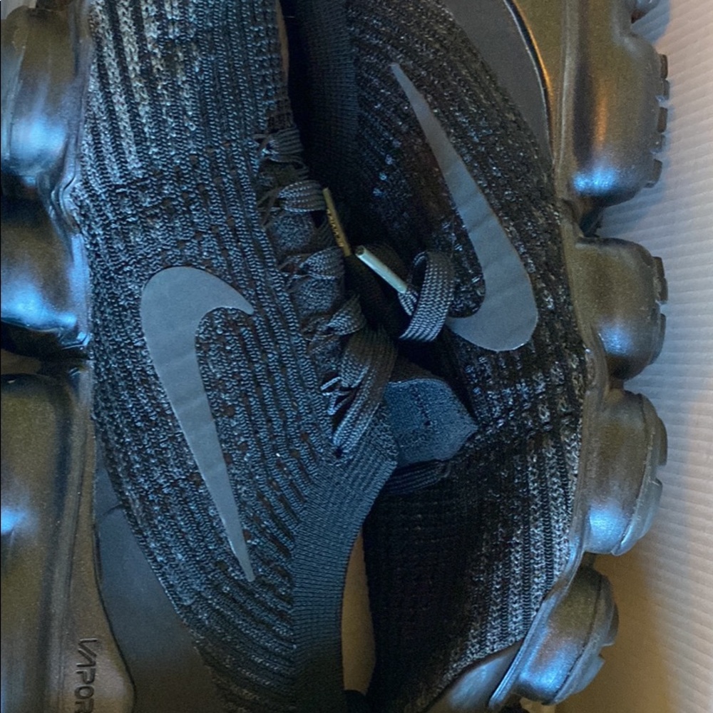 Women’s size 11 Nike Vapormax, good used condition.